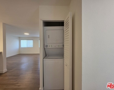 1260 Vin Scully Avenue - Photo Thumbnail 32