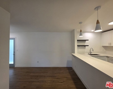 1260 Vin Scully Avenue - Photo Thumbnail 30