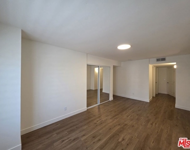 1260 Vin Scully Avenue - Photo Thumbnail 41