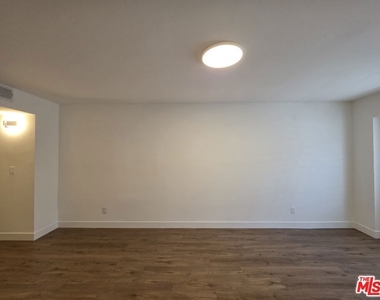 1260 Vin Scully Avenue - Photo Thumbnail 44