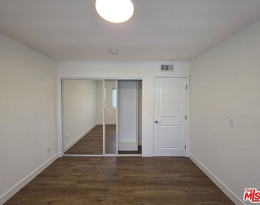 1260 Vin Scully Avenue - Photo Thumbnail 50