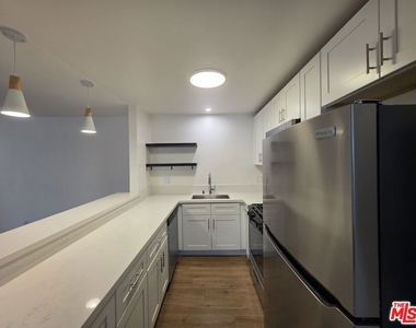 1260 Vin Scully Avenue - Photo Thumbnail 8