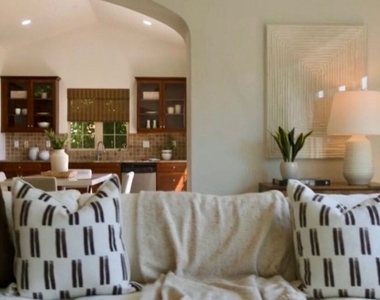 74 Townsend - Photo Thumbnail 12