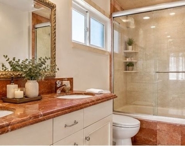 10389 Almayo Avenue - Photo Thumbnail 5