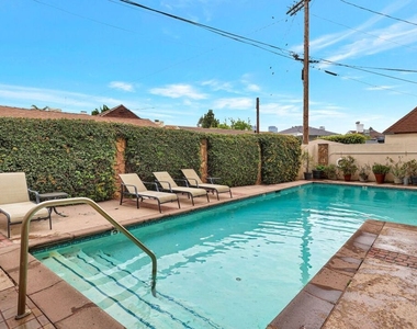 1260 S Beverly Glen Boulevard - Photo Thumbnail 35