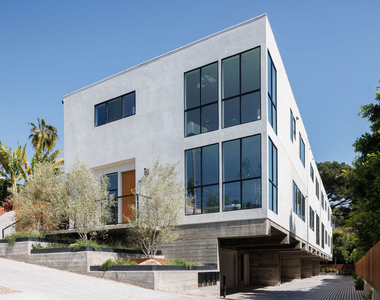 1628 Micheltorena Street - Photo Thumbnail 3