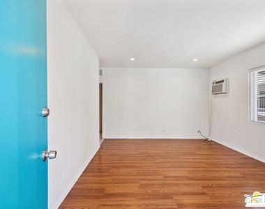 1674 S Via Salida - Photo Thumbnail 11