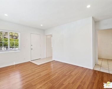 1674 S Via Salida - Photo Thumbnail 14