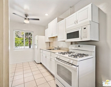 1674 S Via Salida - Photo Thumbnail 21