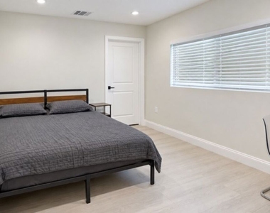 10743 Saticoy Street - Photo Thumbnail 7
