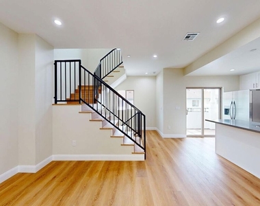 310 N 3rd Street - Photo Thumbnail 6