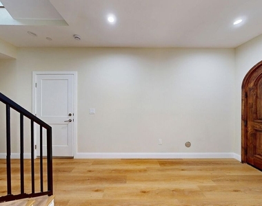 310 N 3rd Street - Photo Thumbnail 2