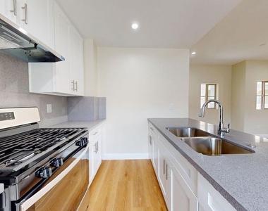 310 N 3rd Street - Photo Thumbnail 9