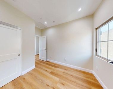 310 N 3rd Street - Photo Thumbnail 14