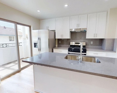 310 N 3rd Street - Photo Thumbnail 7