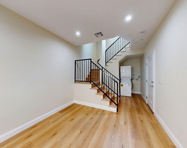 310 N 3rd Street - Photo Thumbnail 3