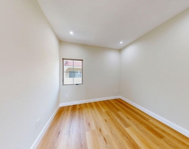 310 N 3rd Street - Photo Thumbnail 12