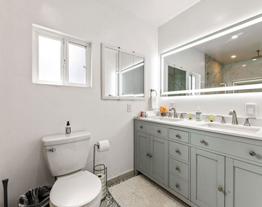 920 N Florence Street - Photo Thumbnail 43