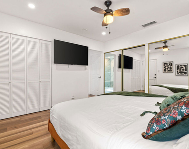 920 N Florence Street - Photo Thumbnail 16