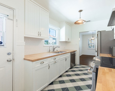 11350 Albata Street - Photo Thumbnail 9