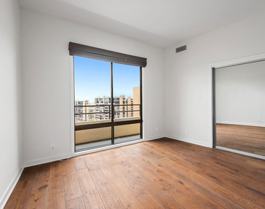4337 Marina City Drive - Photo Thumbnail 22