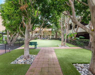 4337 Marina City Drive - Photo Thumbnail 38