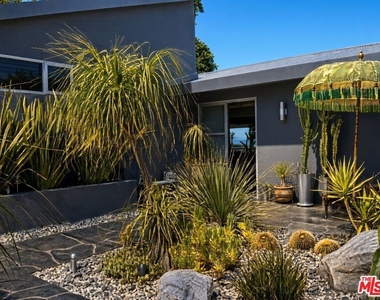 8147 Mulholland Terrace - Photo Thumbnail 12