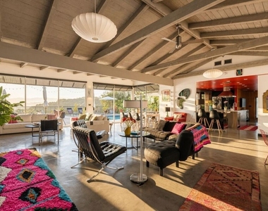 8147 Mulholland Terrace - Photo Thumbnail 15