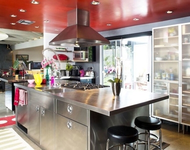 8147 Mulholland Terrace - Photo Thumbnail 23