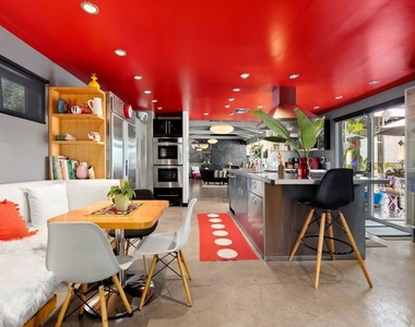 8147 Mulholland Terrace - Photo Thumbnail 24
