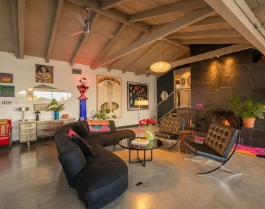 8147 Mulholland Terrace - Photo Thumbnail 17