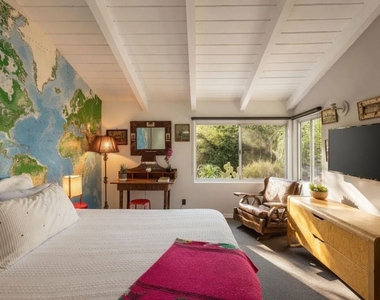 8147 Mulholland Terrace - Photo Thumbnail 37