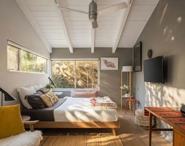 8147 Mulholland Terrace - Photo Thumbnail 36