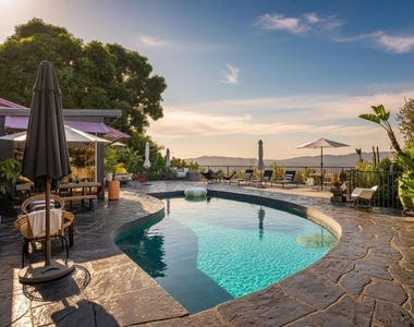 8147 Mulholland Terrace - Photo Thumbnail 7