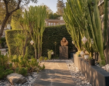 8147 Mulholland Terrace - Photo Thumbnail 10