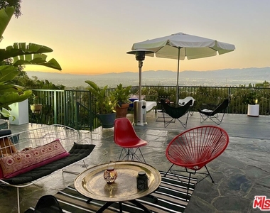 8147 Mulholland Terrace - Photo Thumbnail 44