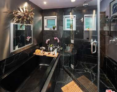 8147 Mulholland Terrace - Photo Thumbnail 30