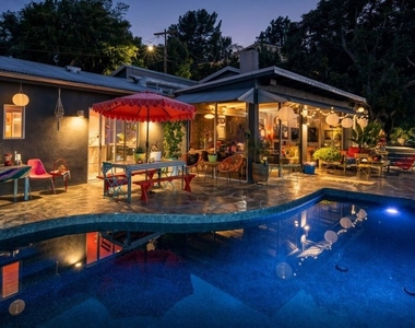 8147 Mulholland Terrace - Photo Thumbnail 4
