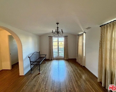 879 Fiske Street - Photo Thumbnail 7