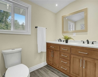 222 El Cielo Lane - Photo Thumbnail 18