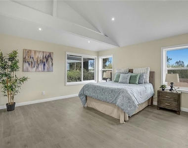 222 El Cielo Lane - Photo Thumbnail 22