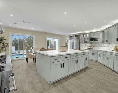 222 El Cielo Lane - Photo Thumbnail 10