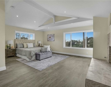 222 El Cielo Lane - Photo Thumbnail 14