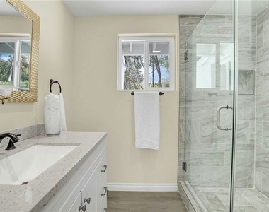 222 El Cielo Lane - Photo Thumbnail 19