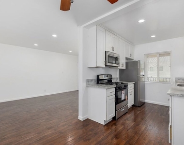 7550 Fountain Avenue - Photo Thumbnail 6