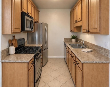 1351 Holly Ave - Photo Thumbnail 5