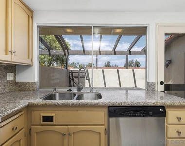 11988 Rancho Bernardo Rd - Photo Thumbnail 14