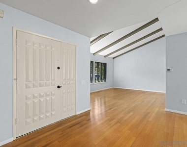 11988 Rancho Bernardo Rd - Photo Thumbnail 5