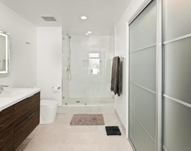 645 Front St - Photo Thumbnail 18