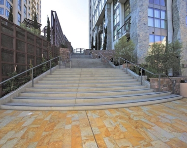 645 Front St - Photo Thumbnail 45